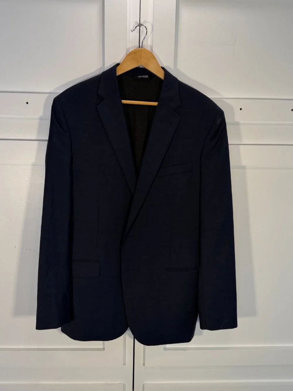 Jos. A. Bank Slim Fit Navy Blazer Size 42R